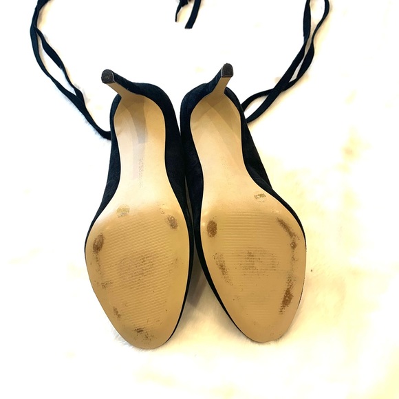 Strappy black suede BCBGeneration heels. - Picture 4 of 5